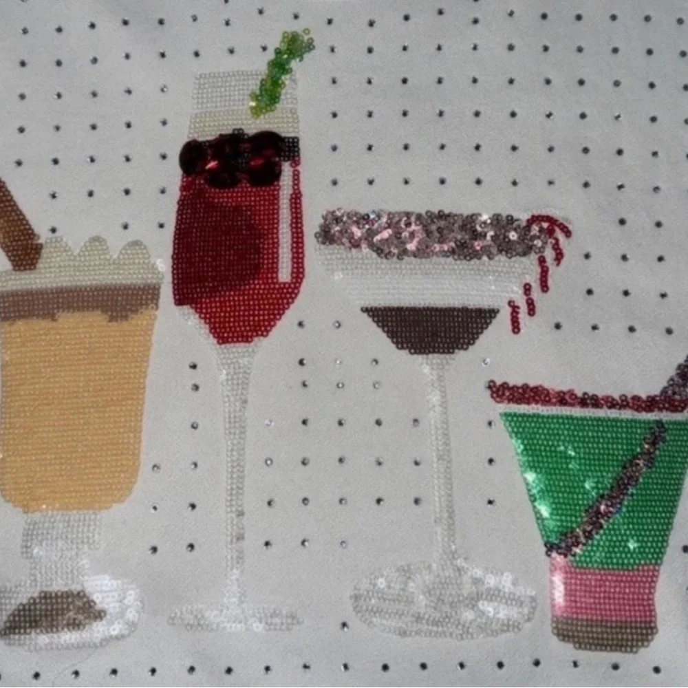 🍸🍹Queen Of Sparkles L Holiday Cocktails Sequin & Rhinestones Sweatshirt EUC - Picture 9 of 10